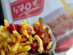 Currywurst with chips